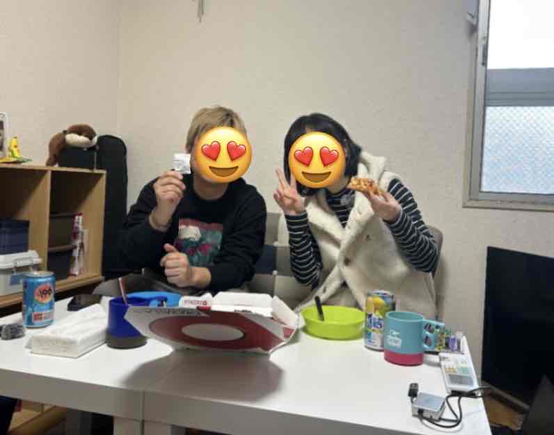 誕生日を祝うテーブルの様子
